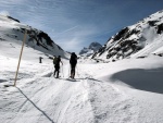 SILVRETTA - OPRAVDOV SKIALPINISTICK RJ - 2011, tyi dny ve sluncem zalitch horch. Pochvala vem astnkm za pohodu a super vkony. Odpoledn siesta byla vdy odmnou za rann vstvn... - fotografie 20