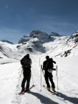 SILVRETTA - OPRAVDOV SKIALPINISTICK RJ - 2011, tyi dny ve sluncem zalitch horch. Pochvala vem astnkm za pohodu a super vkony. Odpoledn siesta byla vdy odmnou za rann vstvn... - fotografie 34