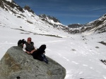 SILVRETTA - OPRAVDOV SKIALPINISTICK RJ - 2011, tyi dny ve sluncem zalitch horch. Pochvala vem astnkm za pohodu a super vkony. Odpoledn siesta byla vdy odmnou za rann vstvn... - fotografie 42