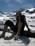 SILVRETTA - OPRAVDOV SKIALPINISTICK RJ - 2011, tyi dny ve sluncem zalitch horch. Pochvala vem astnkm za pohodu a super vkony. Odpoledn siesta byla vdy odmnou za rann vstvn... - fotografie 48