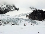 SILVRETTA - OPRAVDOV SKIALPINISTICK RJ - 2011, tyi dny ve sluncem zalitch horch. Pochvala vem astnkm za pohodu a super vkony. Odpoledn siesta byla vdy odmnou za rann vstvn... - fotografie 67