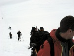 SILVRETTA - OPRAVDOV SKIALPINISTICK RJ - 2011, tyi dny ve sluncem zalitch horch. Pochvala vem astnkm za pohodu a super vkony. Odpoledn siesta byla vdy odmnou za rann vstvn... - fotografie 73