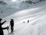 SILVRETTA - OPRAVDOV SKIALPINISTICK RJ - 2011, tyi dny ve sluncem zalitch horch. Pochvala vem astnkm za pohodu a super vkony. Odpoledn siesta byla vdy odmnou za rann vstvn... - fotografie 78