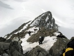 SILVRETTA - OPRAVDOV SKIALPINISTICK RJ - 2011, tyi dny ve sluncem zalitch horch. Pochvala vem astnkm za pohodu a super vkony. Odpoledn siesta byla vdy odmnou za rann vstvn... - fotografie 96