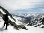 SILVRETTA - OPRAVDOV SKIALPINISTICK RJ - 2011, tyi dny ve sluncem zalitch horch. Pochvala vem astnkm za pohodu a super vkony. Odpoledn siesta byla vdy odmnou za rann vstvn... - fotografie 112