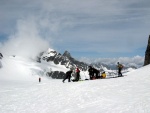 SILVRETTA - OPRAVDOV SKIALPINISTICK RJ - 2011, tyi dny ve sluncem zalitch horch. Pochvala vem astnkm za pohodu a super vkony. Odpoledn siesta byla vdy odmnou za rann vstvn... - fotografie 114