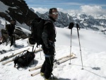 SILVRETTA - OPRAVDOV SKIALPINISTICK RJ - 2011, tyi dny ve sluncem zalitch horch. Pochvala vem astnkm za pohodu a super vkony. Odpoledn siesta byla vdy odmnou za rann vstvn... - fotografie 119