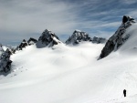 SILVRETTA - OPRAVDOV SKIALPINISTICK RJ - 2011, tyi dny ve sluncem zalitch horch. Pochvala vem astnkm za pohodu a super vkony. Odpoledn siesta byla vdy odmnou za rann vstvn... - fotografie 121