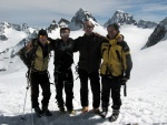 SILVRETTA - OPRAVDOV SKIALPINISTICK RJ - 2011, tyi dny ve sluncem zalitch horch. Pochvala vem astnkm za pohodu a super vkony. Odpoledn siesta byla vdy odmnou za rann vstvn... - fotografie 122