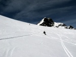 SILVRETTA - OPRAVDOV SKIALPINISTICK RJ - 2011, tyi dny ve sluncem zalitch horch. Pochvala vem astnkm za pohodu a super vkony. Odpoledn siesta byla vdy odmnou za rann vstvn... - fotografie 125