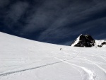 SILVRETTA - OPRAVDOV SKIALPINISTICK RJ - 2011, tyi dny ve sluncem zalitch horch. Pochvala vem astnkm za pohodu a super vkony. Odpoledn siesta byla vdy odmnou za rann vstvn... - fotografie 130