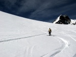 SILVRETTA - OPRAVDOV SKIALPINISTICK RJ - 2011, tyi dny ve sluncem zalitch horch. Pochvala vem astnkm za pohodu a super vkony. Odpoledn siesta byla vdy odmnou za rann vstvn... - fotografie 132