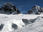 SILVRETTA - OPRAVDOV SKIALPINISTICK RJ - 2011, tyi dny ve sluncem zalitch horch. Pochvala vem astnkm za pohodu a super vkony. Odpoledn siesta byla vdy odmnou za rann vstvn... - fotografie 138