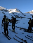 SILVRETTA - OPRAVDOV SKIALPINISTICK RJ - 2011, tyi dny ve sluncem zalitch horch. Pochvala vem astnkm za pohodu a super vkony. Odpoledn siesta byla vdy odmnou za rann vstvn... - fotografie 143