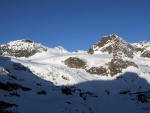 SILVRETTA - OPRAVDOV SKIALPINISTICK RJ - 2011, tyi dny ve sluncem zalitch horch. Pochvala vem astnkm za pohodu a super vkony. Odpoledn siesta byla vdy odmnou za rann vstvn... - fotografie 149