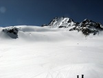 SILVRETTA - OPRAVDOV SKIALPINISTICK RJ - 2011, tyi dny ve sluncem zalitch horch. Pochvala vem astnkm za pohodu a super vkony. Odpoledn siesta byla vdy odmnou za rann vstvn... - fotografie 182