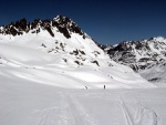 SILVRETTA - OPRAVDOV SKIALPINISTICK RJ - 2011, tyi dny ve sluncem zalitch horch. Pochvala vem astnkm za pohodu a super vkony. Odpoledn siesta byla vdy odmnou za rann vstvn... - fotografie 189