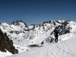 SILVRETTA - OPRAVDOV SKIALPINISTICK RJ - 2011, tyi dny ve sluncem zalitch horch. Pochvala vem astnkm za pohodu a super vkony. Odpoledn siesta byla vdy odmnou za rann vstvn... - fotografie 197