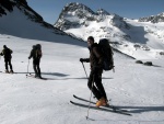 SILVRETTA - OPRAVDOV SKIALPINISTICK RJ - 2011, tyi dny ve sluncem zalitch horch. Pochvala vem astnkm za pohodu a super vkony. Odpoledn siesta byla vdy odmnou za rann vstvn... - fotografie 211