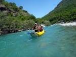 RAFTING EXPEDICE DO ALBNIE 2011, Dalek a exotick zem ns opt pijala vldn s pekrsnou prodou a dobrm poasm. Vodckch zitk bylo hojn, stejn jako gurmnskch a cestovatelskch. Pjemnou partu jet vylepila Danina k - fotografie 20