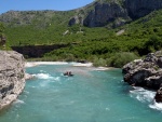 RAFTING EXPEDICE DO ALBNIE 2011, Dalek a exotick zem ns opt pijala vldn s pekrsnou prodou a dobrm poasm. Vodckch zitk bylo hojn, stejn jako gurmnskch a cestovatelskch. Pjemnou partu jet vylepila Danina k - fotografie 24