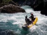 RAFTING EXPEDICE DO ALBNIE 2011, Dalek a exotick zem ns opt pijala vldn s pekrsnou prodou a dobrm poasm. Vodckch zitk bylo hojn, stejn jako gurmnskch a cestovatelskch. Pjemnou partu jet vylepila Danina k - fotografie 69