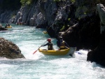 RAFTING EXPEDICE DO ALBNIE 2011, Dalek a exotick zem ns opt pijala vldn s pekrsnou prodou a dobrm poasm. Vodckch zitk bylo hojn, stejn jako gurmnskch a cestovatelskch. Pjemnou partu jet vylepila Danina k - fotografie 70