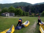 RAFTING EXPEDICE DO ALBNIE 2011, Dalek a exotick zem ns opt pijala vldn s pekrsnou prodou a dobrm poasm. Vodckch zitk bylo hojn, stejn jako gurmnskch a cestovatelskch. Pjemnou partu jet vylepila Danina k - fotografie 196