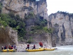 RAFTING EXPEDICE DO ALBNIE 2011, Dalek a exotick zem ns opt pijala vldn s pekrsnou prodou a dobrm poasm. Vodckch zitk bylo hojn, stejn jako gurmnskch a cestovatelskch. Pjemnou partu jet vylepila Danina k - fotografie 262