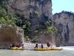 RAFTING EXPEDICE DO ALBNIE 2011, Dalek a exotick zem ns opt pijala vldn s pekrsnou prodou a dobrm poasm. Vodckch zitk bylo hojn, stejn jako gurmnskch a cestovatelskch. Pjemnou partu jet vylepila Danina k - fotografie 263