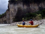 RAFTING EXPEDICE DO ALBNIE 2011, Dalek a exotick zem ns opt pijala vldn s pekrsnou prodou a dobrm poasm. Vodckch zitk bylo hojn, stejn jako gurmnskch a cestovatelskch. Pjemnou partu jet vylepila Danina k - fotografie 280