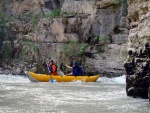 RAFTING EXPEDICE DO ALBNIE 2011, Dalek a exotick zem ns opt pijala vldn s pekrsnou prodou a dobrm poasm. Vodckch zitk bylo hojn, stejn jako gurmnskch a cestovatelskch. Pjemnou partu jet vylepila Danina k - fotografie 332