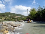 RAFTING EXPEDICE DO ALBNIE 2011, Dalek a exotick zem ns opt pijala vldn s pekrsnou prodou a dobrm poasm. Vodckch zitk bylo hojn, stejn jako gurmnskch a cestovatelskch. Pjemnou partu jet vylepila Danina k - fotografie 359