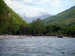 RAFTING EXPEDICE DO ALBNIE 2011, Dalek a exotick zem ns opt pijala vldn s pekrsnou prodou a dobrm poasm. Vodckch zitk bylo hojn, stejn jako gurmnskch a cestovatelskch. Pjemnou partu jet vylepila Danina k - fotografie 472