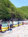 RAFTING EXPEDICE DO ALBNIE 2011, Dalek a exotick zem ns opt pijala vldn s pekrsnou prodou a dobrm poasm. Vodckch zitk bylo hojn, stejn jako gurmnskch a cestovatelskch. Pjemnou partu jet vylepila Danina k - fotografie 520