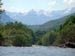 RAFTING EXPEDICE DO ALBNIE 2011, Dalek a exotick zem ns opt pijala vldn s pekrsnou prodou a dobrm poasm. Vodckch zitk bylo hojn, stejn jako gurmnskch a cestovatelskch. Pjemnou partu jet vylepila Danina k - fotografie 526