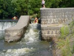 SZAVA - ROMATICK EKA, tdenn plavba, Pjemn tdenn plavba po klasick esk ece, spousty sjzdnch jez, lajsen, pamtek, hospdek, a na zvr ten nejhez a peejnat sek do Pikovic. Dobr poas stejn jako dobr nlada ... - fotografie 56